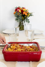 Load image into Gallery viewer, Premium Set - Pan Frame w/ Lid & Hot or Cold Gel Pack - Red