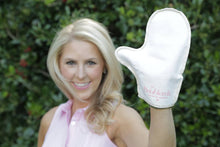 Load image into Gallery viewer, Glitzy Glove Anti-Tarnish Jewelry Polishing Mitt
