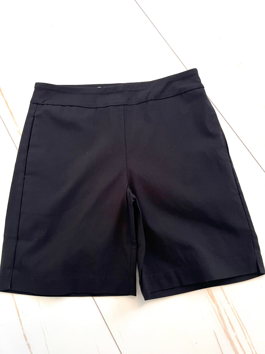 Black 7” Pull On Short
