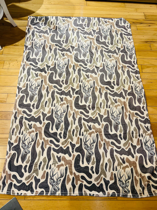 Men’s Deer Camo Blanket