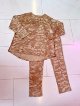 Load image into Gallery viewer, Camouflage Ultra Suede Set
