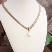 Load image into Gallery viewer, Gold Classic Herringbone Necklace with a Freshwater Pearl
