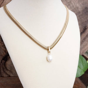 Gold Classic Herringbone Necklace with a Freshwater Pearl