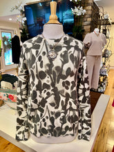 Load image into Gallery viewer, Olive Reversible Sweater

