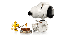 Load image into Gallery viewer, 21368 LEGO® Ideas Peanuts: Snoopy's Doghouse

