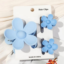 Load image into Gallery viewer, Flower Hair Clip Set
