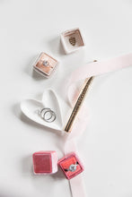 Load image into Gallery viewer, Bling Brush Jewelry Cleaner Pen
