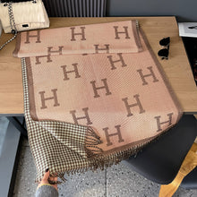 Load image into Gallery viewer, Pink / Tan Houndstooth Reversible Wrap
