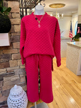 Load image into Gallery viewer, Magenta Quilted Set
