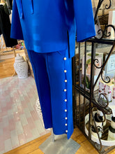 Load image into Gallery viewer, Royal Blue French Scuba Pearl Set
