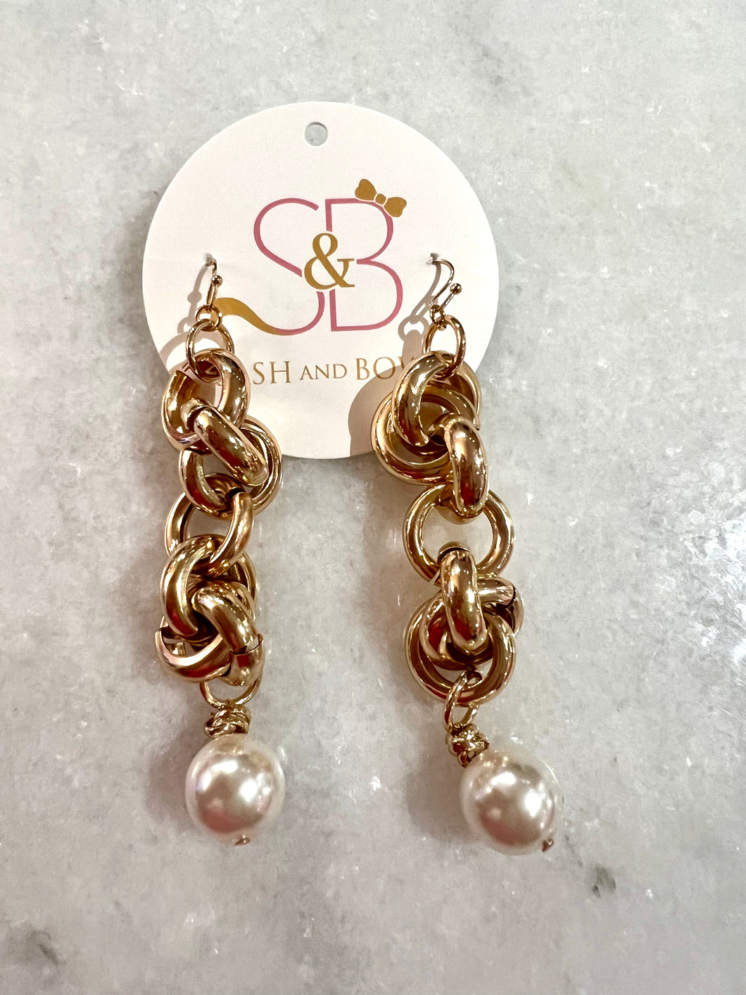 Gold Link & Pearl Earring