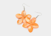 Load image into Gallery viewer, Mother of Pearl Flower Earrings
