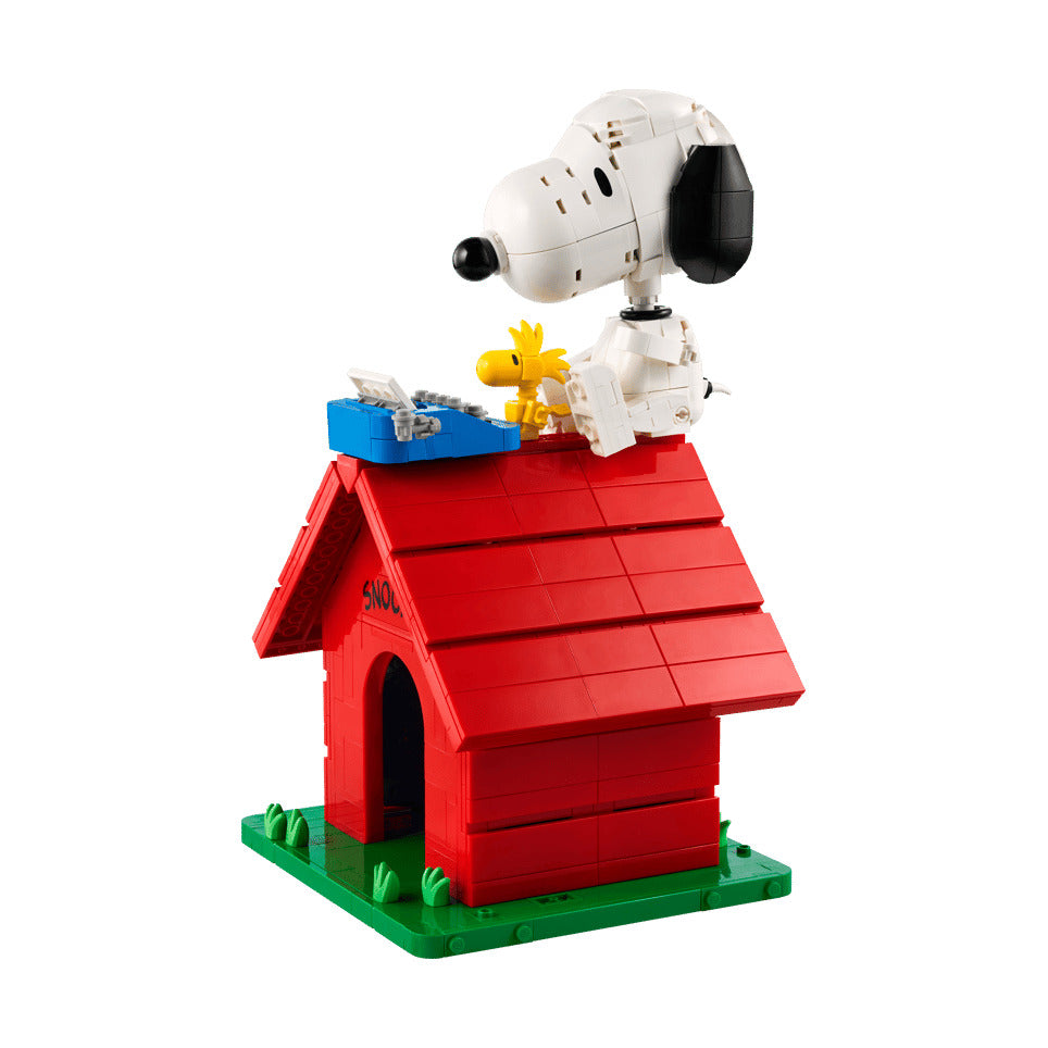21368 LEGO® Ideas Peanuts: Snoopy's Doghouse