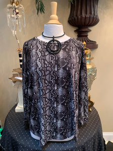 *Curvy* French Terry Snakeskin Top